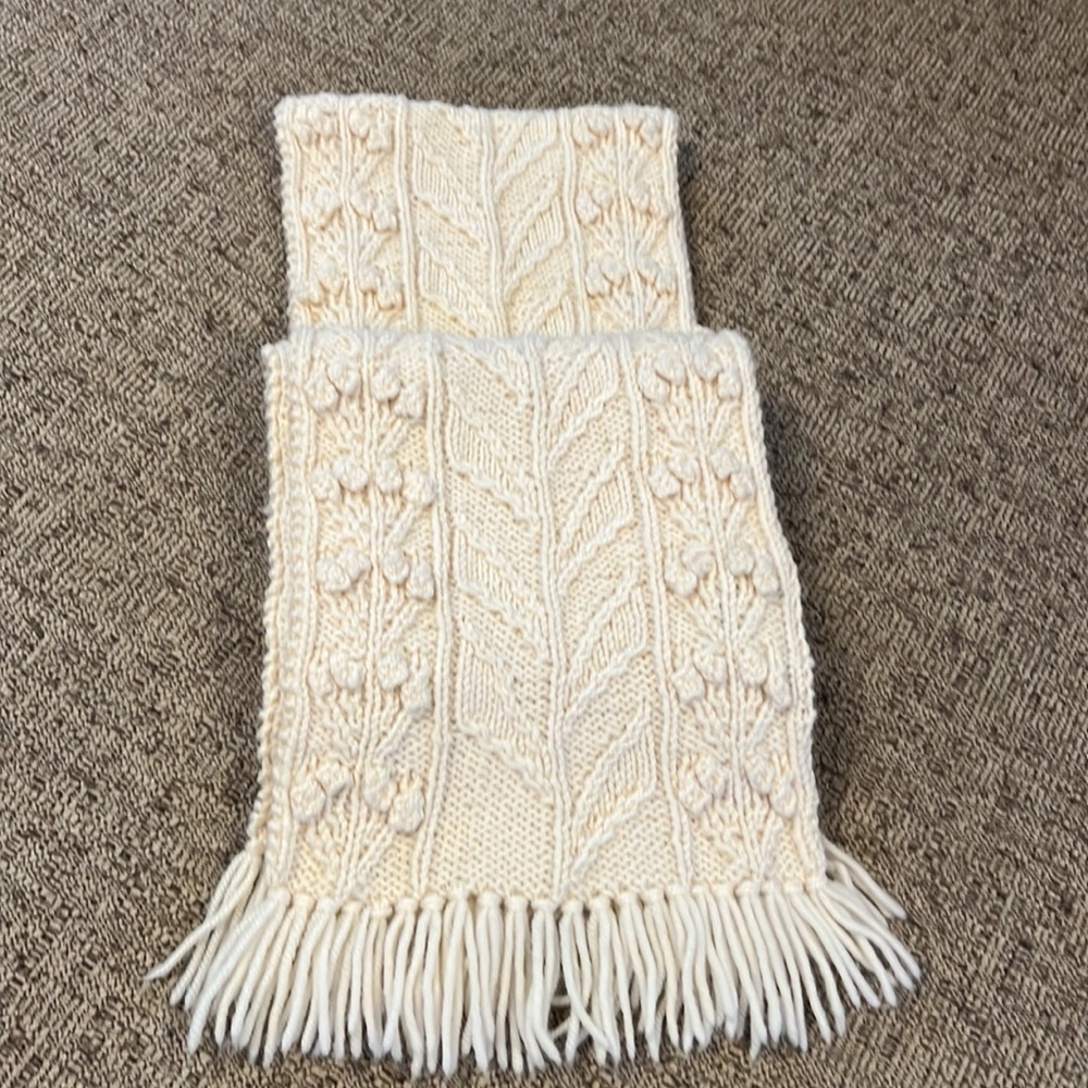 HANDKNIT IRELAND CABLE FRINGE WOOL SCARF